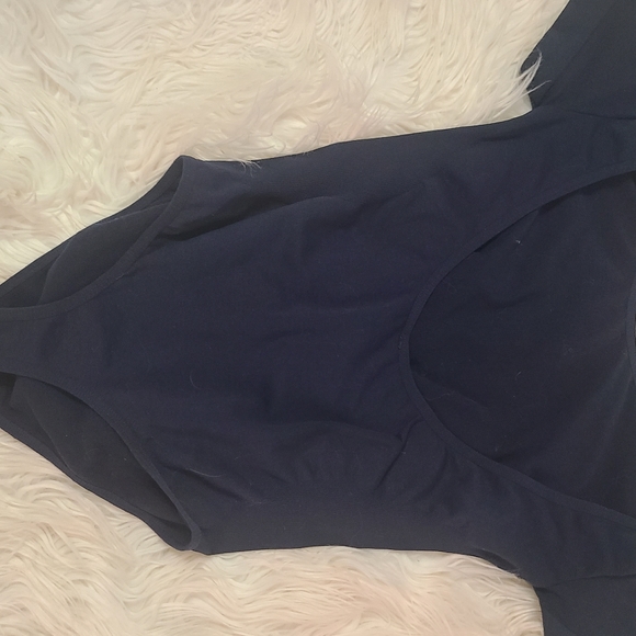 2 bodysuits - Picture 2 of 6